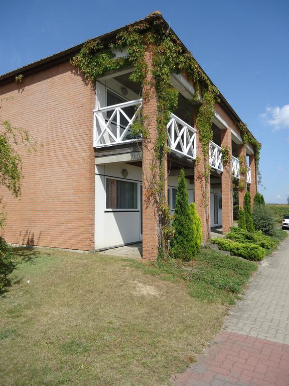 Greenline Hotel Hellfeld Neubrandenburg Esterno foto