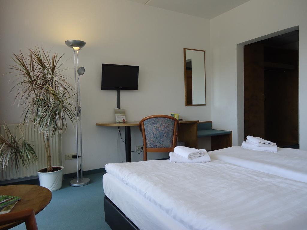 Greenline Hotel Hellfeld Neubrandenburg Esterno foto