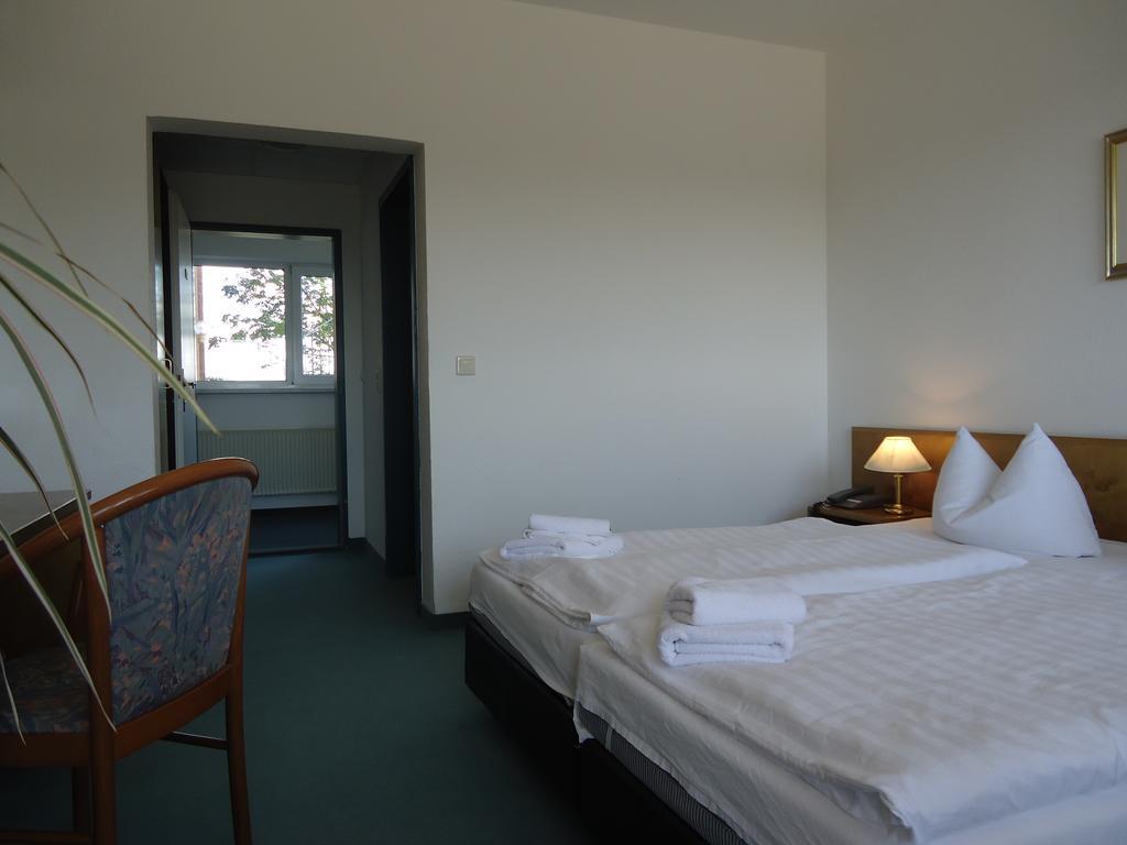 Greenline Hotel Hellfeld Neubrandenburg Esterno foto